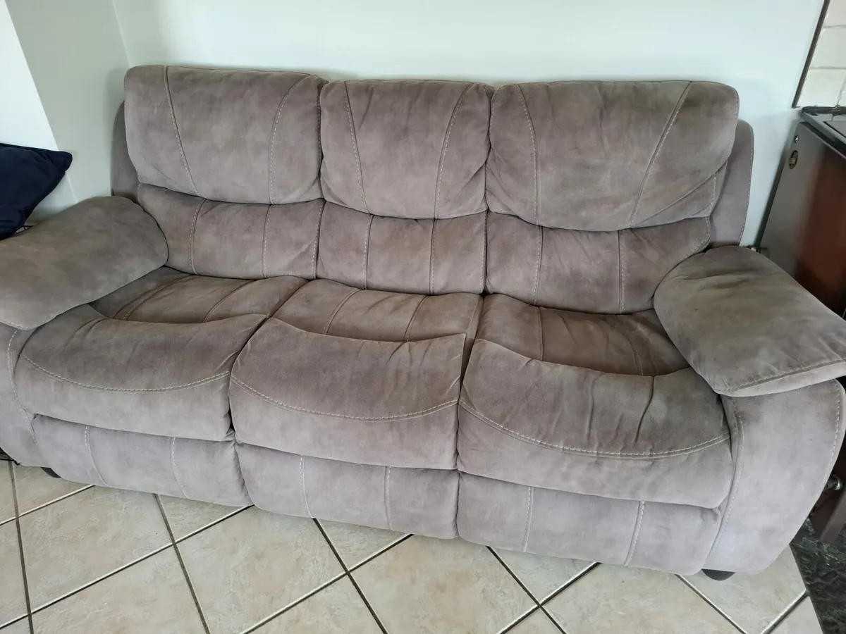2 seater 1 recycling 3 seater - Image 1
