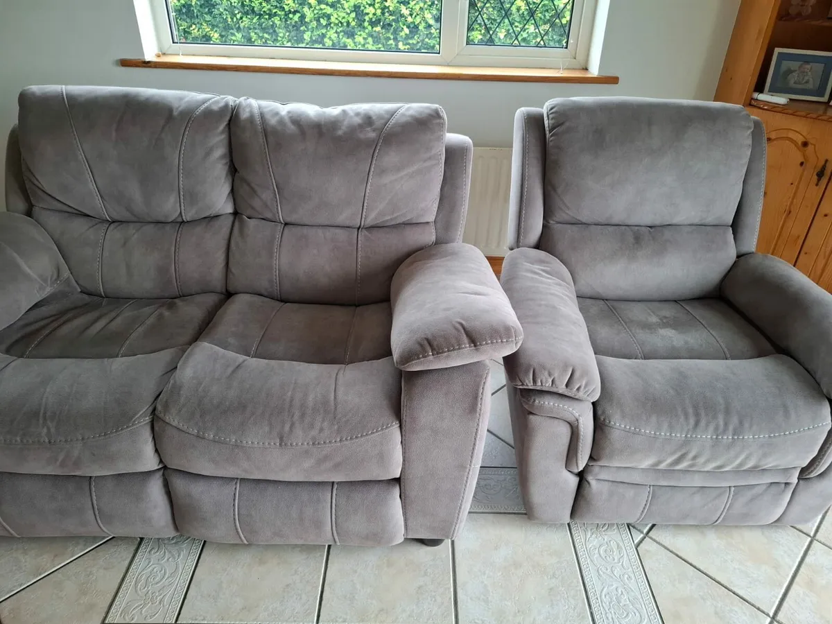 2 seater 1 recycling 3 seater - Image 2