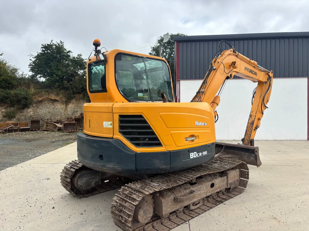Hyundai 8 ton 2016 - Image 1