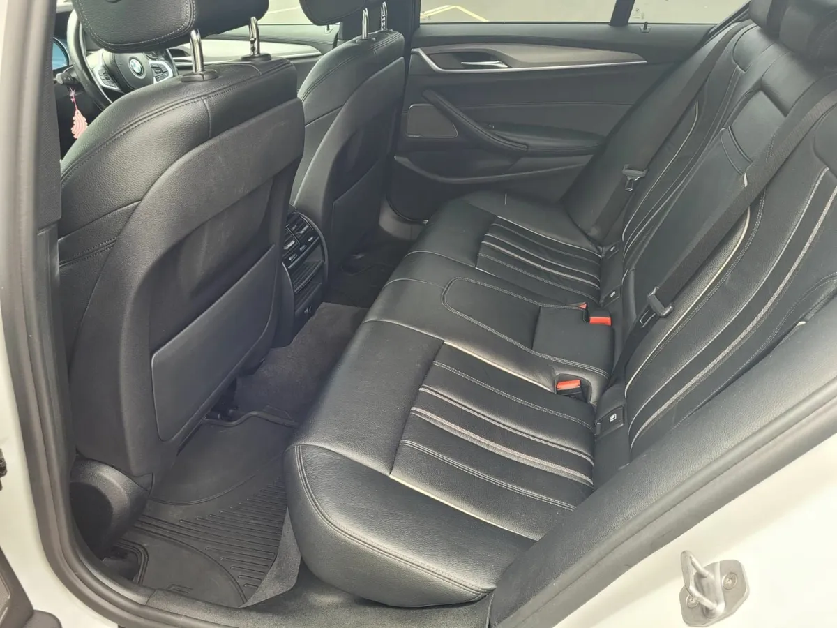 BMW 5-Series 2017 - Image 2