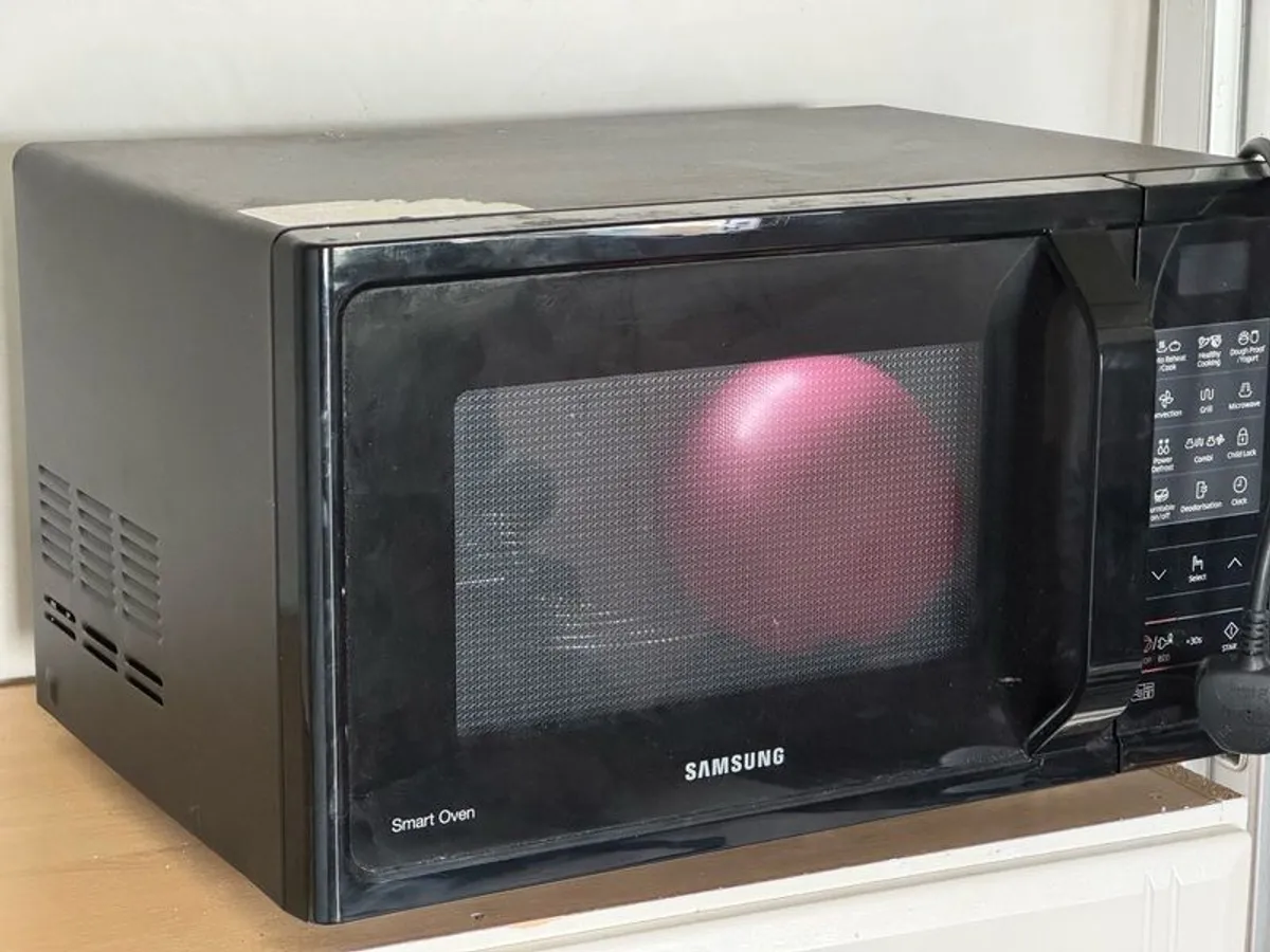 Samsung Smart Oven Microwave - Image 2