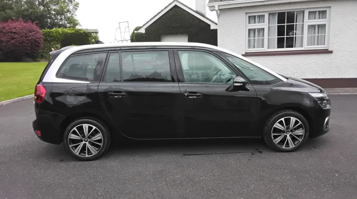 CITROËN C4 GRAND PICASSO 120BHP..LOW MILES - Image 3