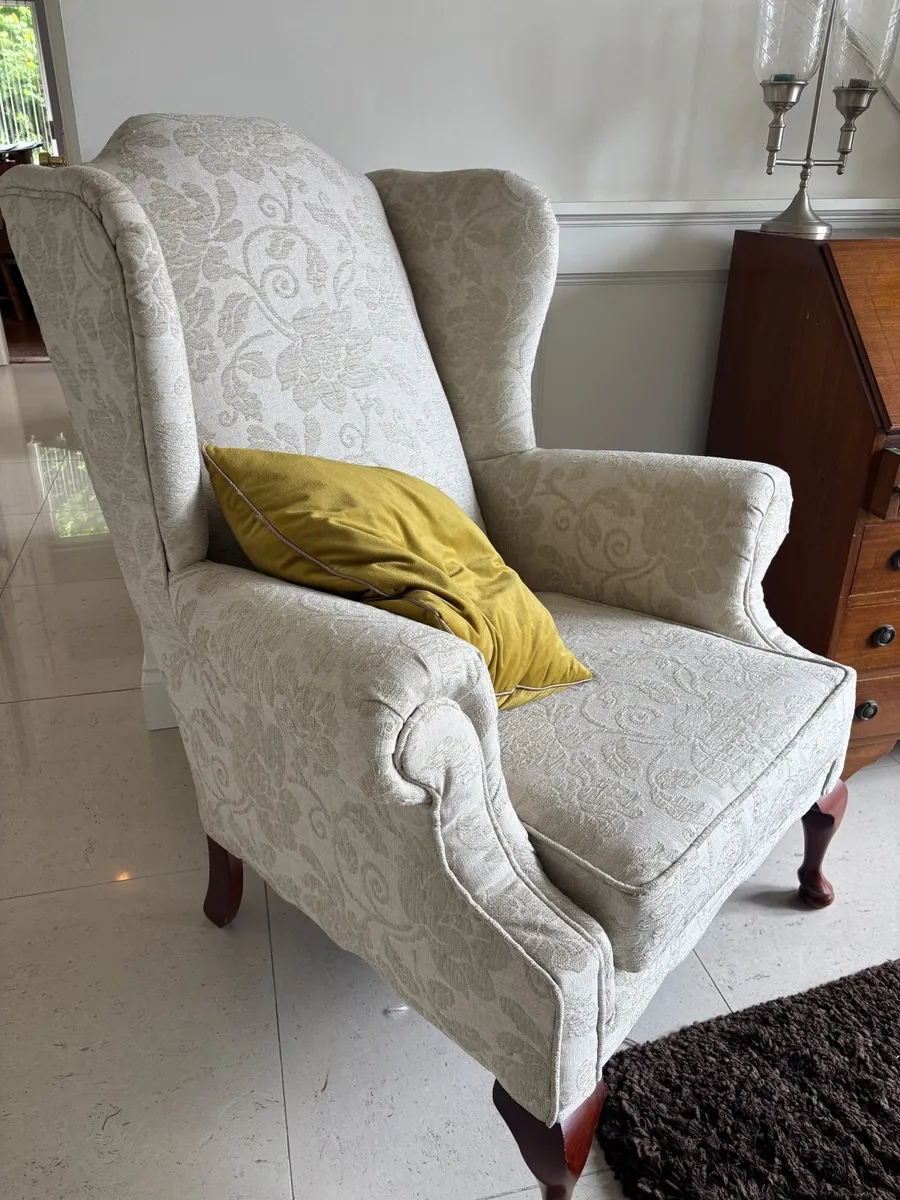 Wingback chair - Image 2