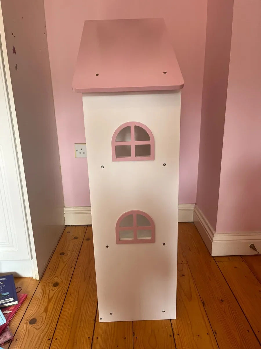 Kids Bookshelf in style of Dollshouse - Image 2