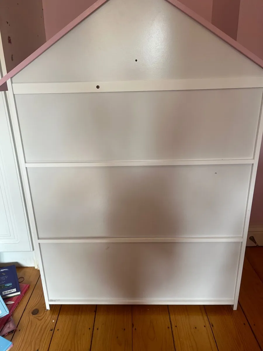 Kids Bookshelf in style of Dollshouse - Image 3