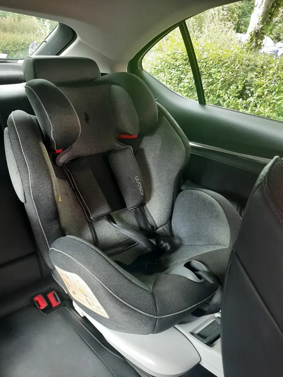 Osann 360 rotating car seat - Image 1