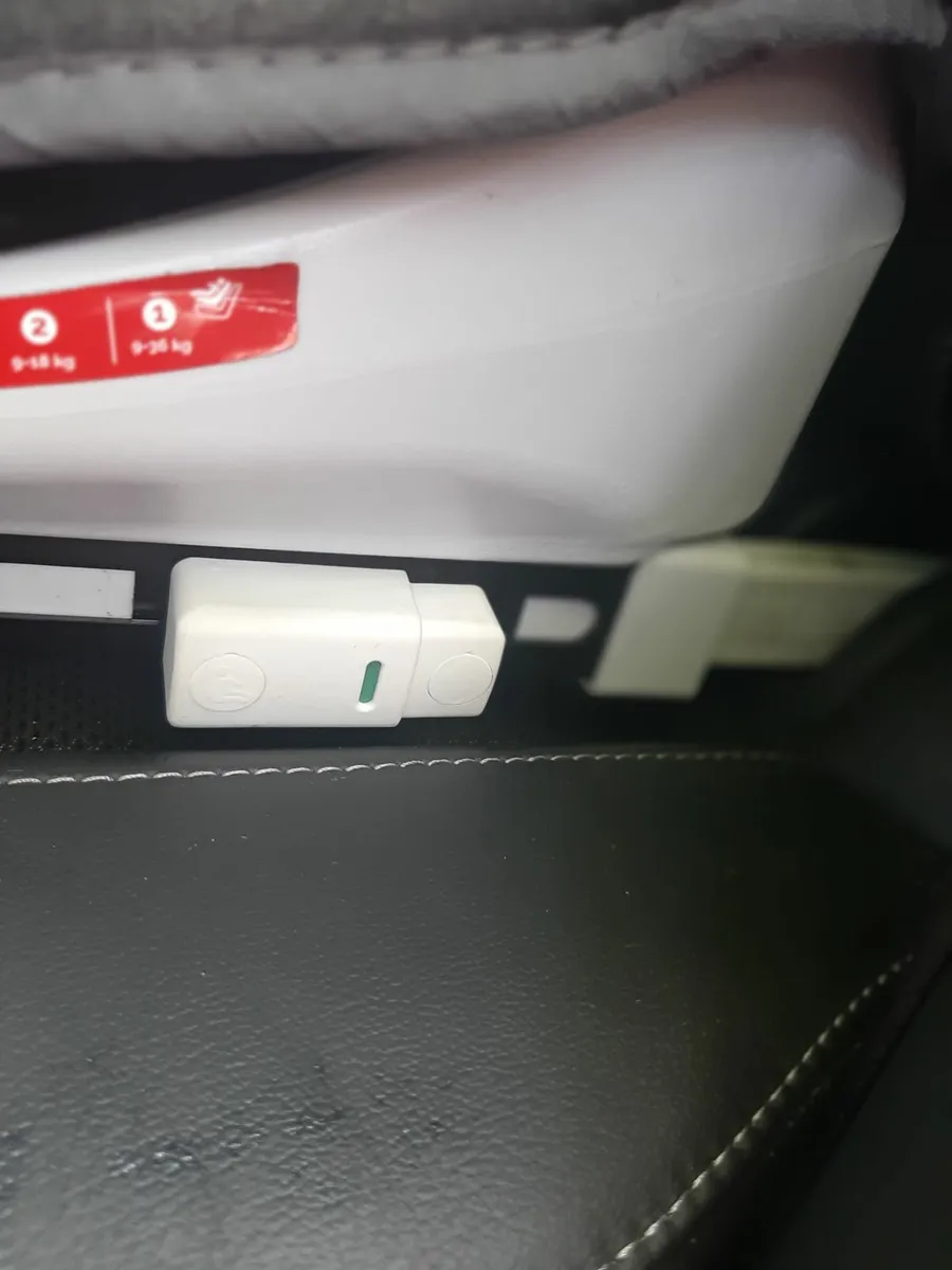 Osann 360 rotating car seat - Image 3