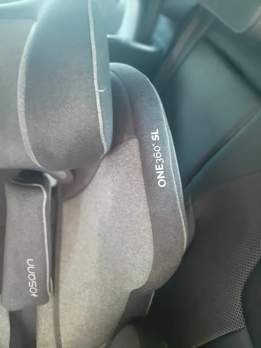 Osann 360 rotating car seat - Image 4