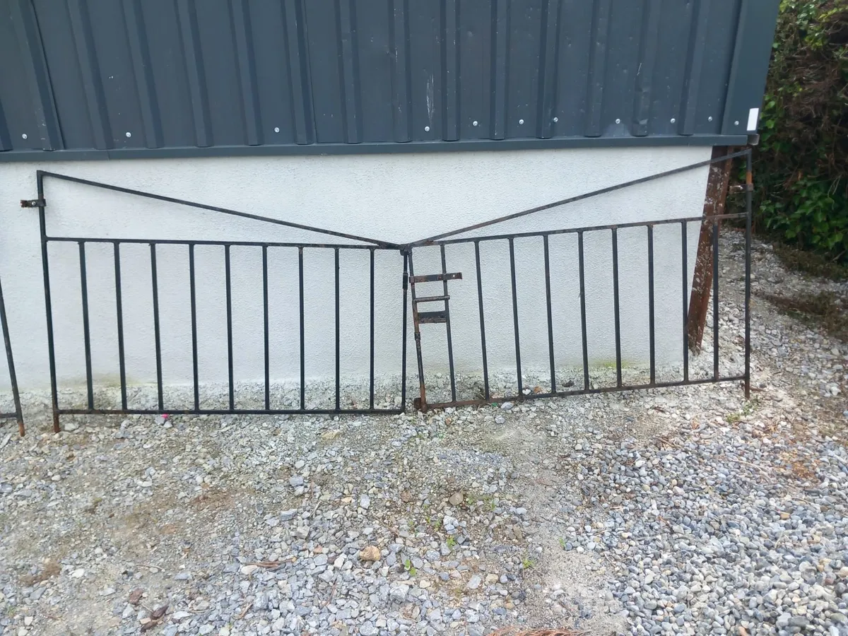 gates - Image 2