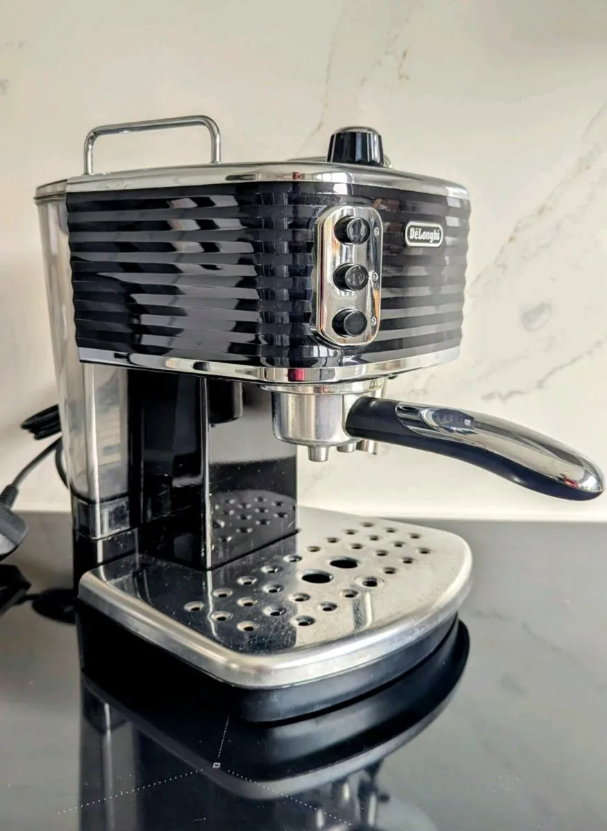 De'Longhi Scultura Traditional Barista Pump - Image 1