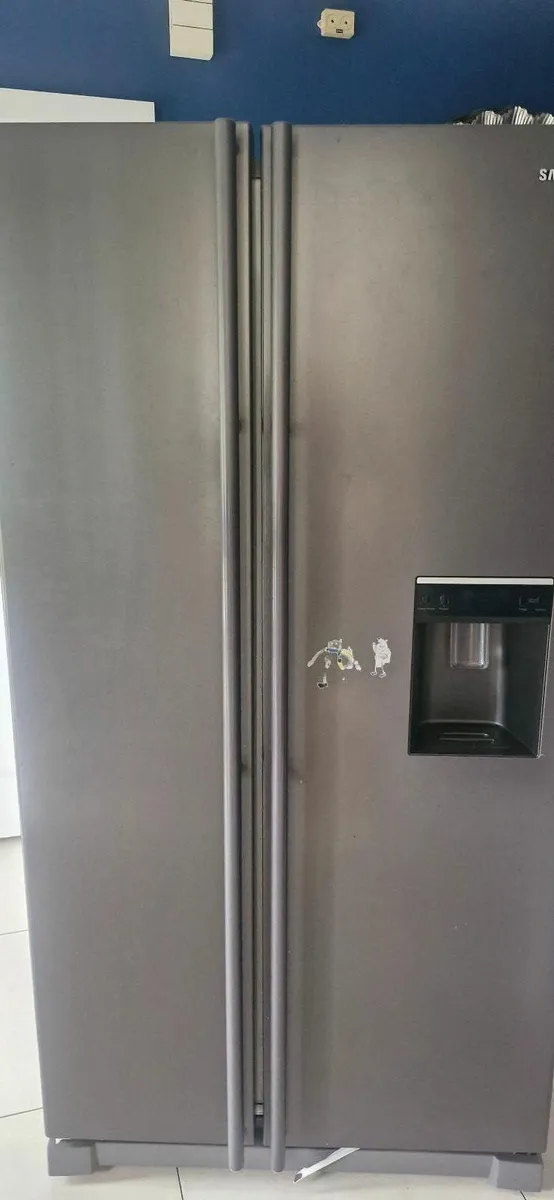 American fridge freezer - Image 1