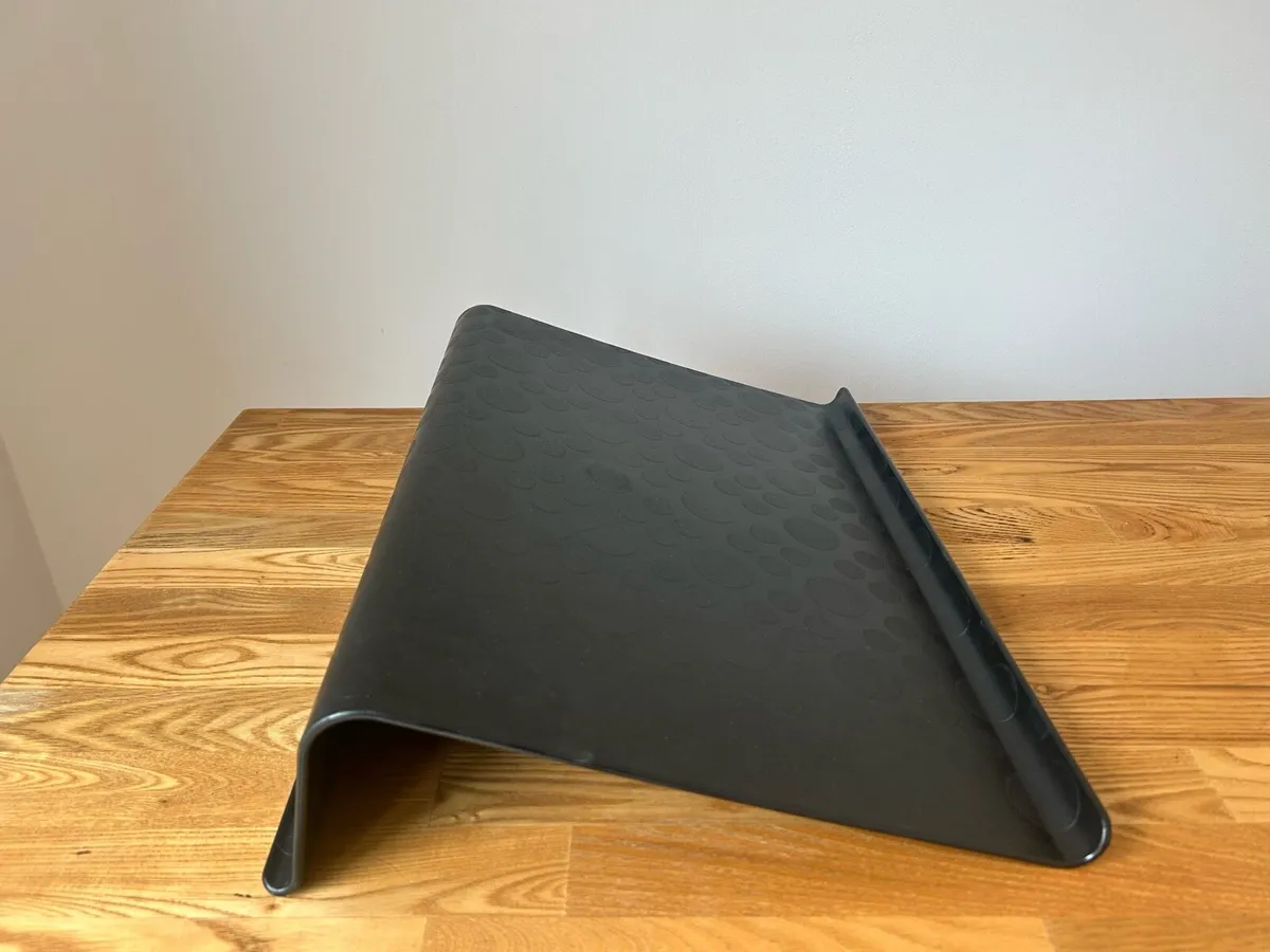 Laptop riser - Image 1