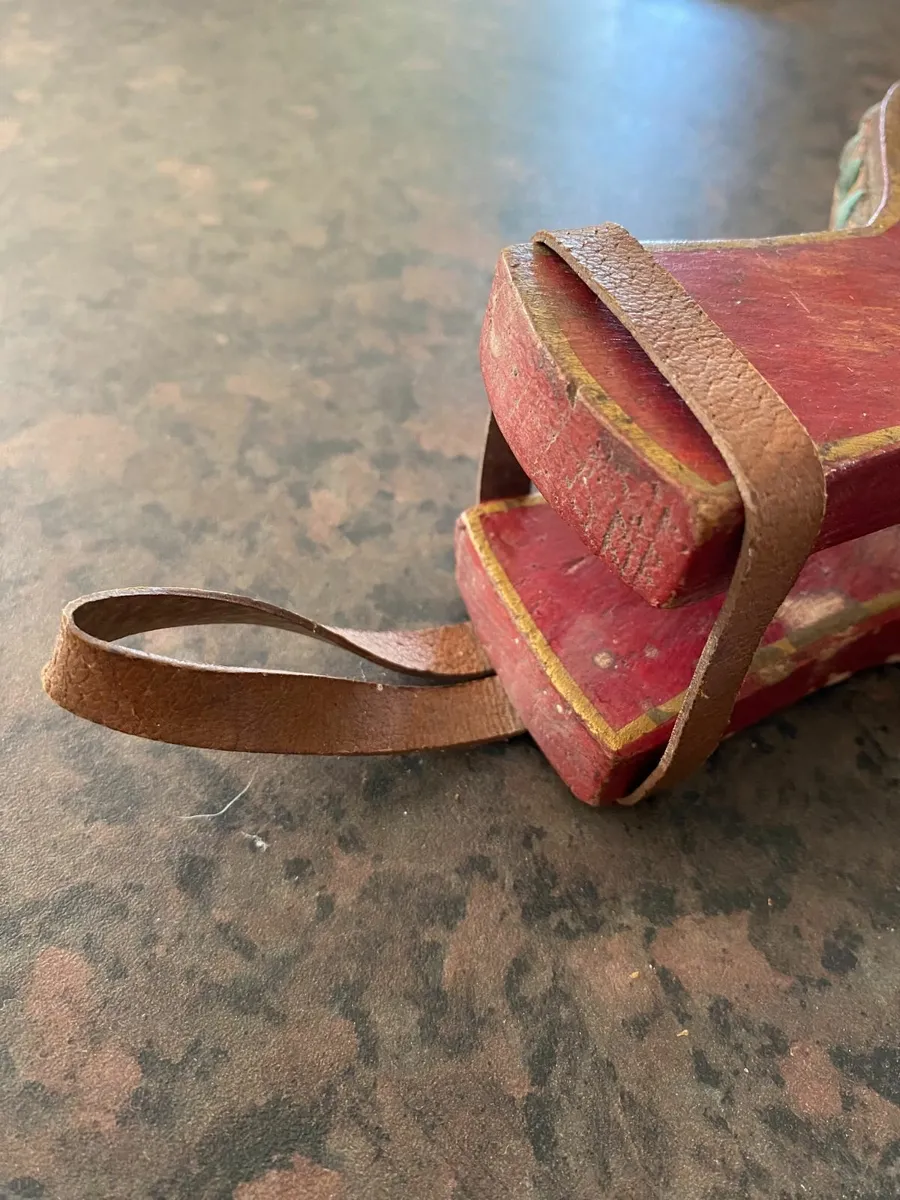 c1910 ANTIQUE RED-PAINTED AND OIL-GILT BELLOWS - Image 4
