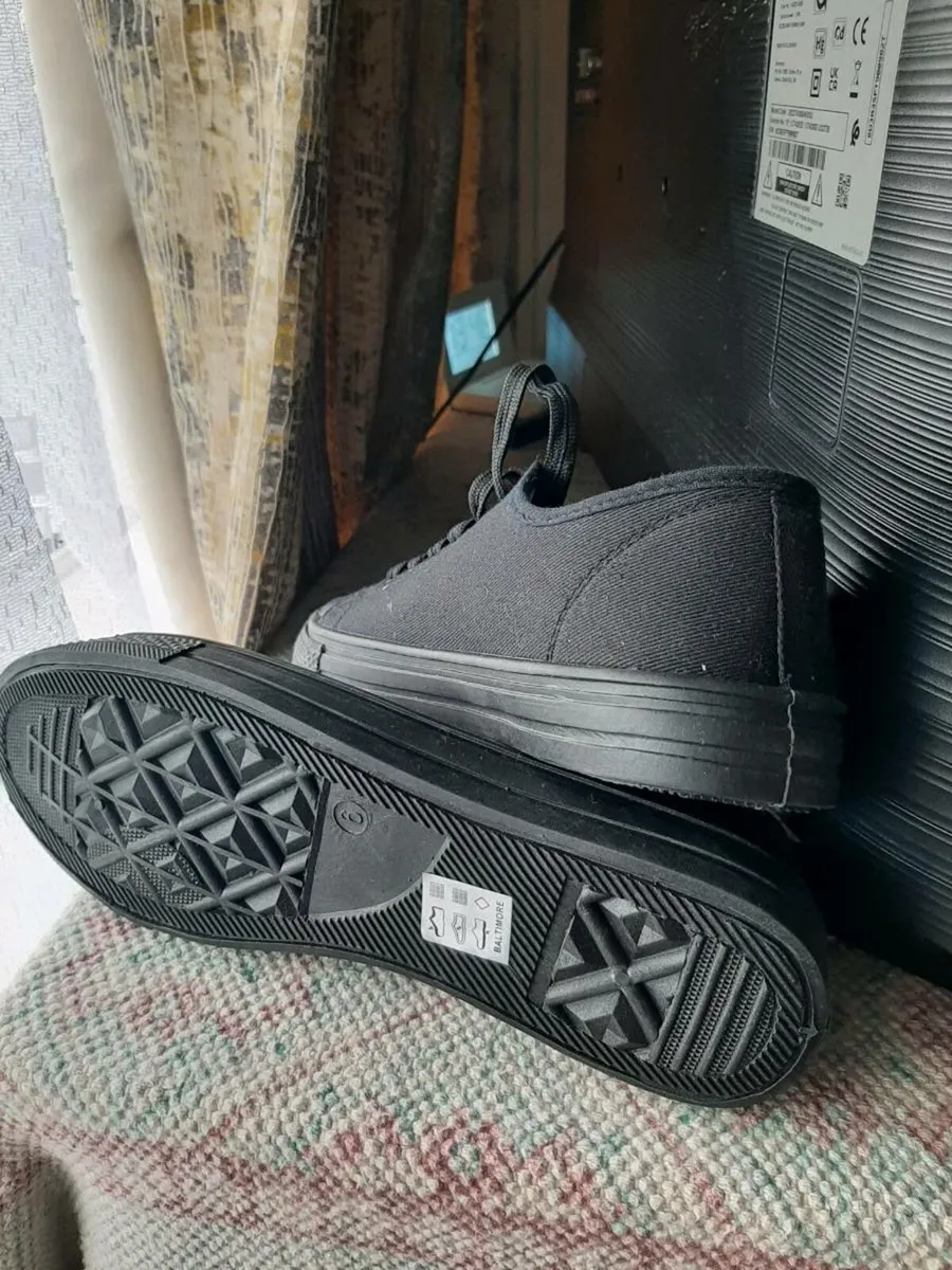 Shoes new - Image 1