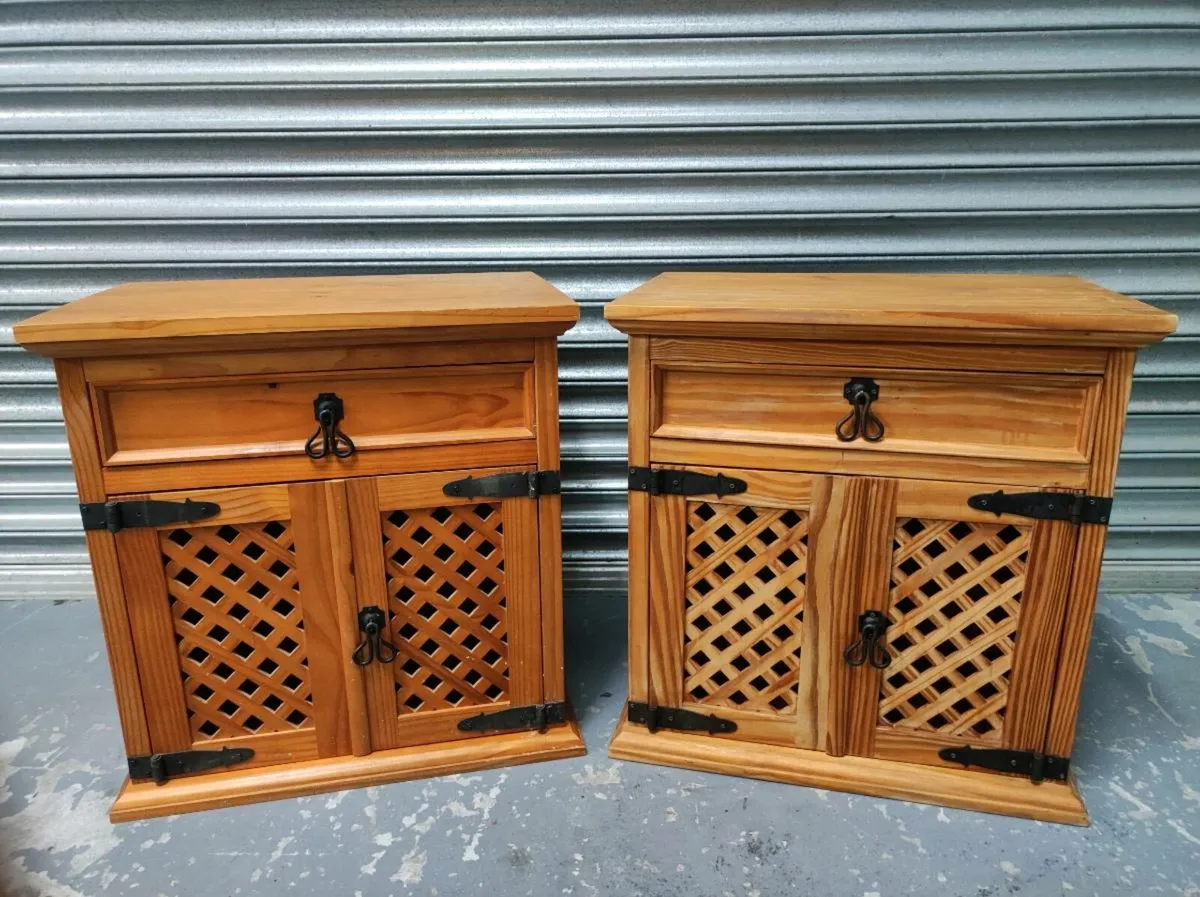 Mexican pine bedroom locker set - Image 1