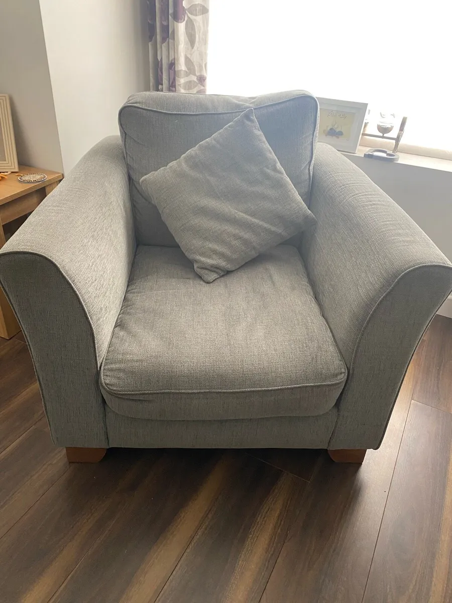Couch and armchair - Image 3