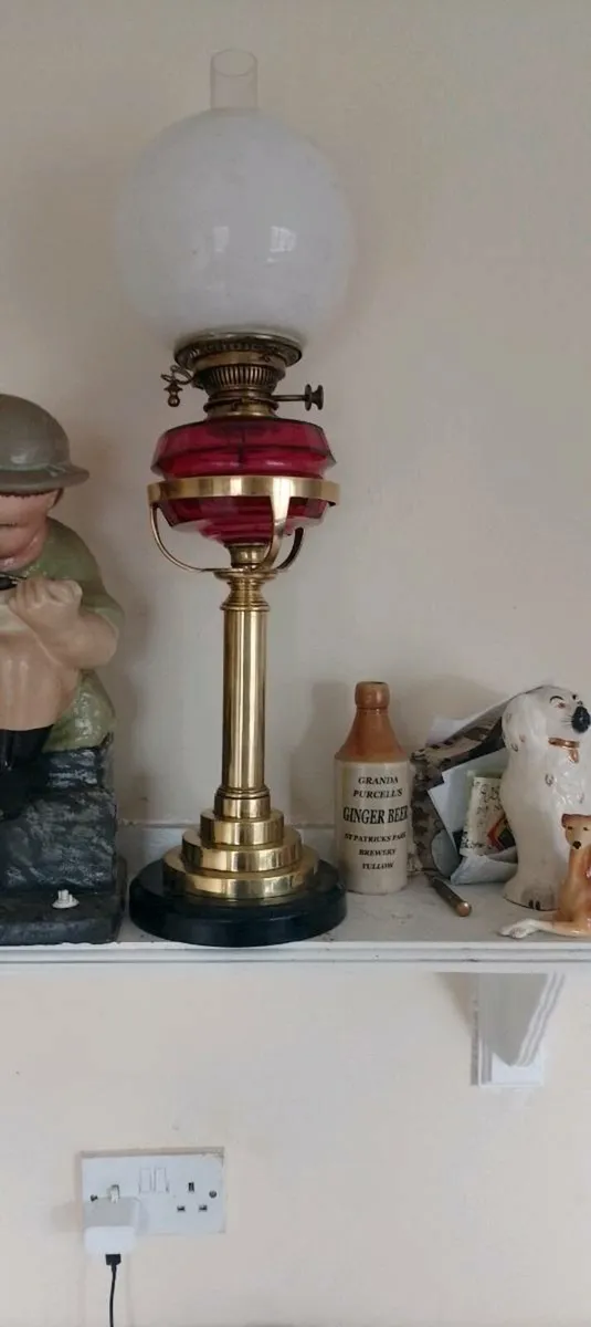 Victorian oil lamp - Image 2