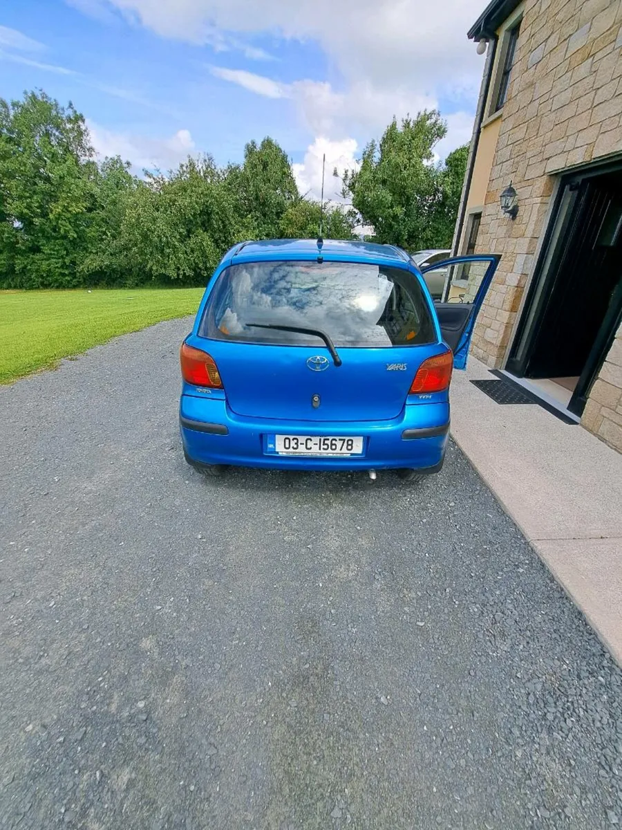 03 Toyota Yaris - Image 4