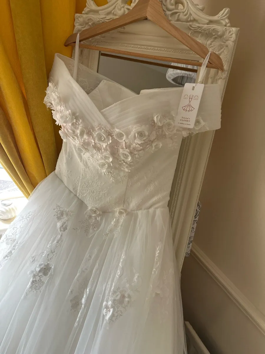 Wedding dress - Image 3