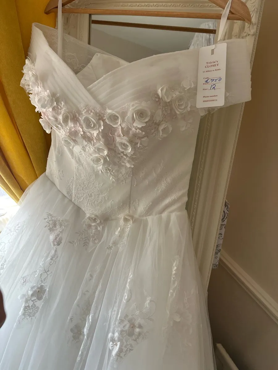 Wedding dress - Image 4