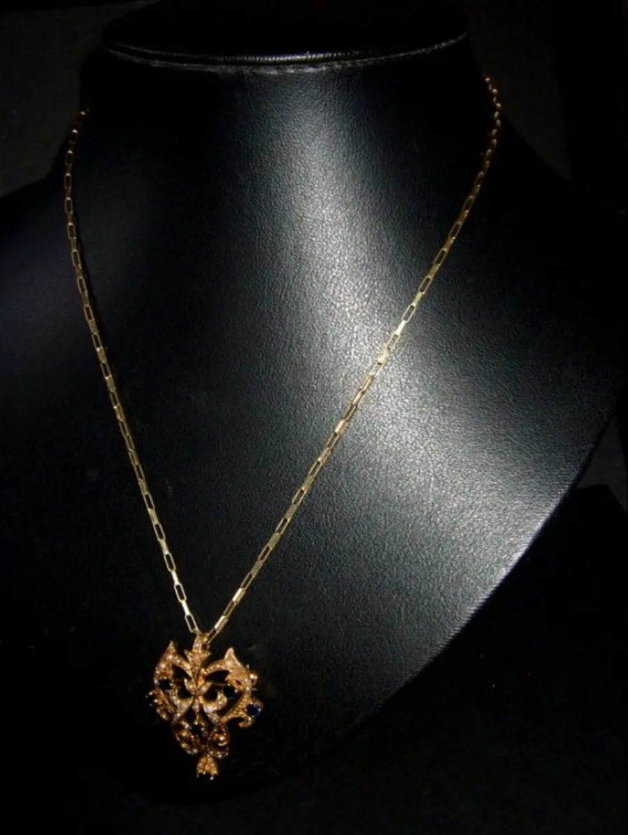 Vintage 9ct Gold/Sapphire and Pearl Pendant/Chain - Image 2