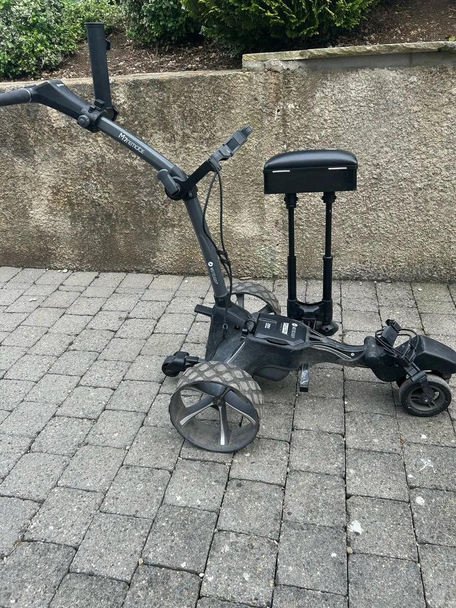 Motocaddy ME Remote Electric Golf Trolley - Image 4