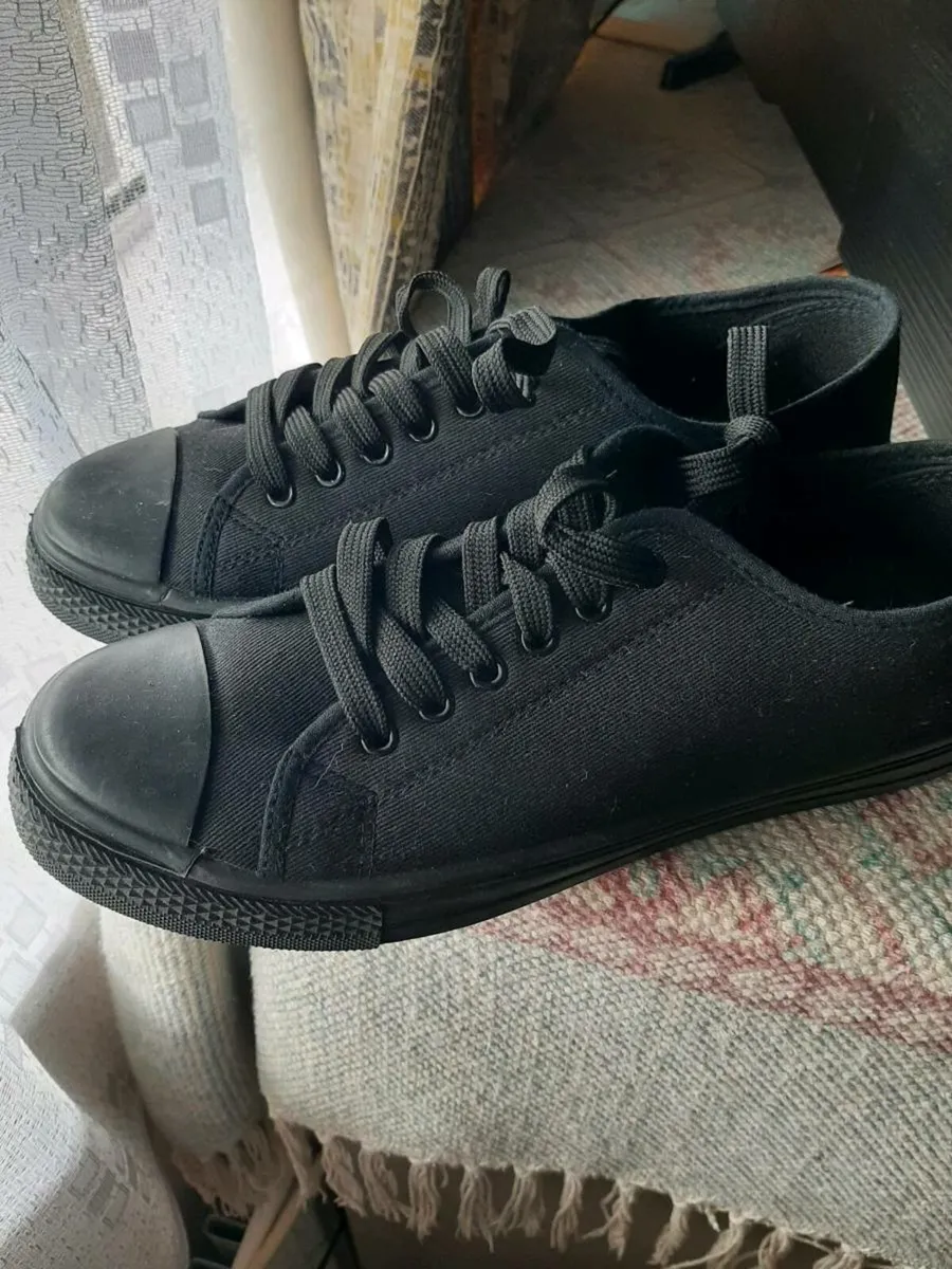 Shoes new - Image 2