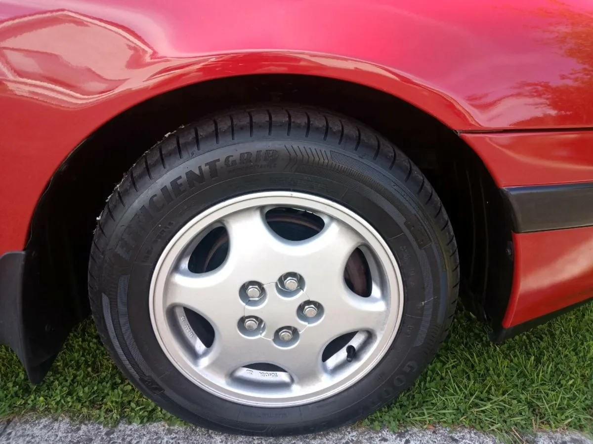 Carina e. Executive 2ltr.  + Golf GTI. + Coupe - Image 4