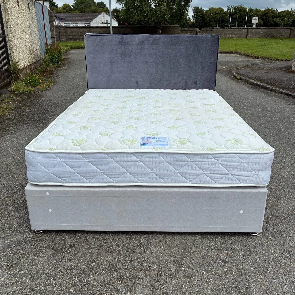 5ft King Bed & Mattress & crushed velvet headboard - Image 1