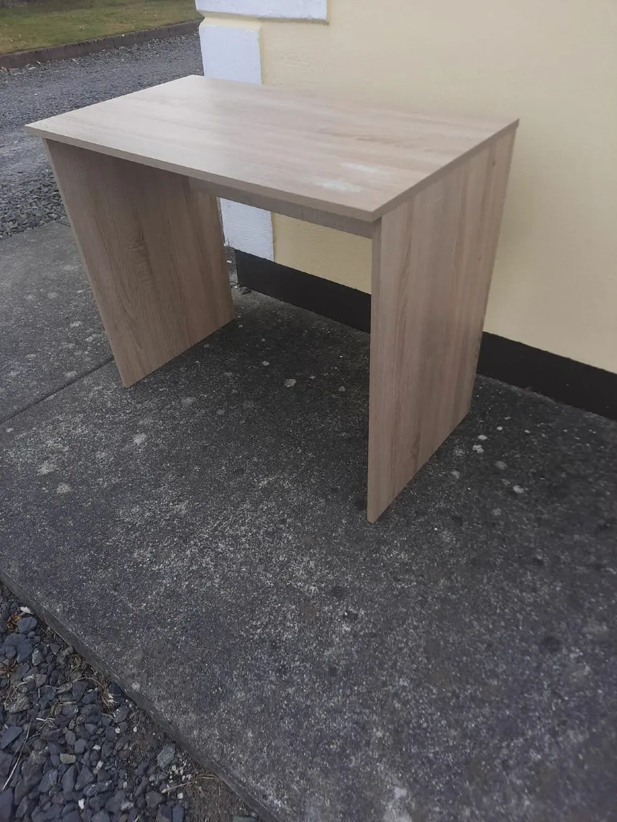 Desk - Image 4