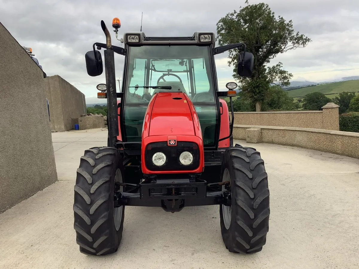 2006 MF 5455 - Image 2