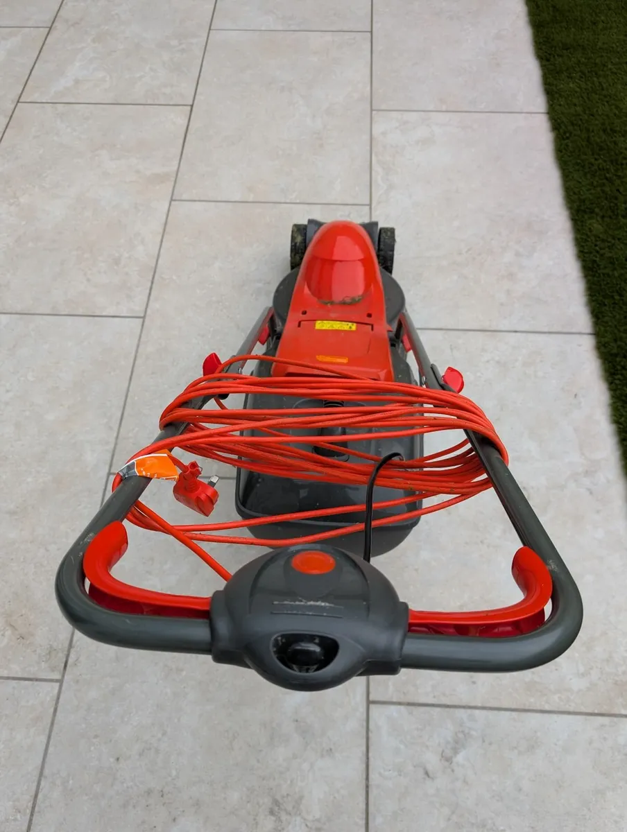 Flymo Lawnmower corded. - Image 1