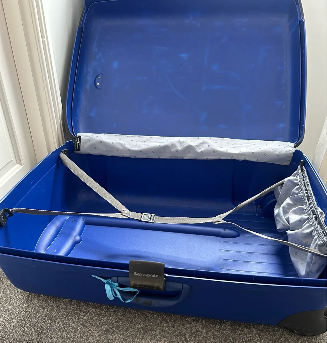 Samsonite Hard Shell Suitcases For Sale (4) - Image 3