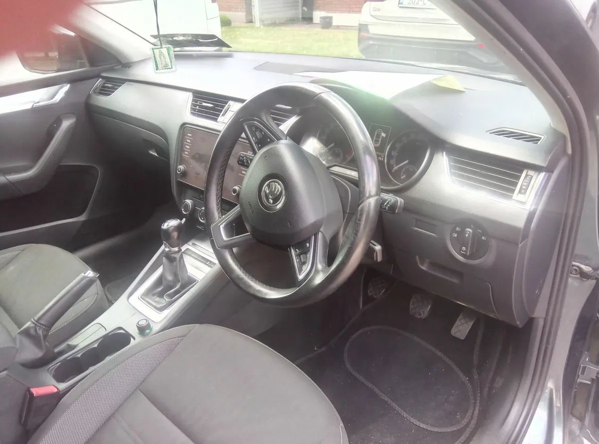 Skoda Octavia 2018 - Image 2
