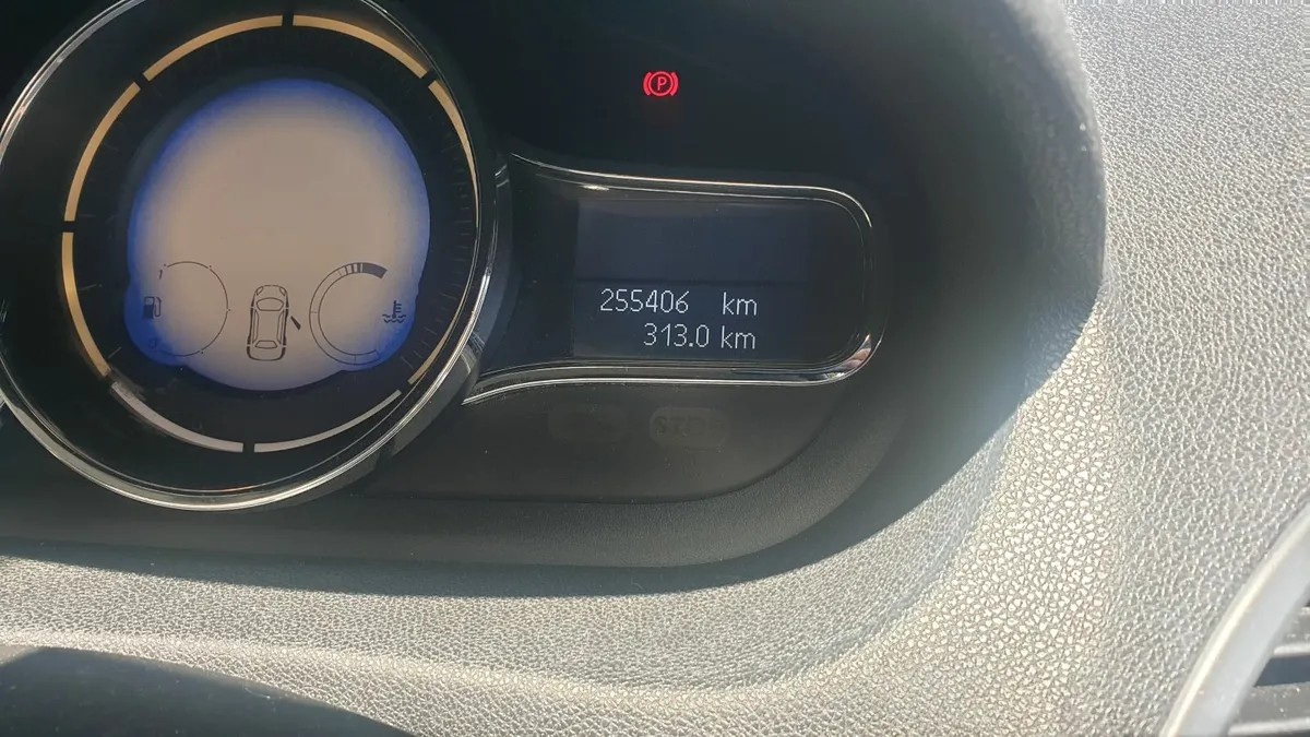 Renault Fluence 2013 - Image 3