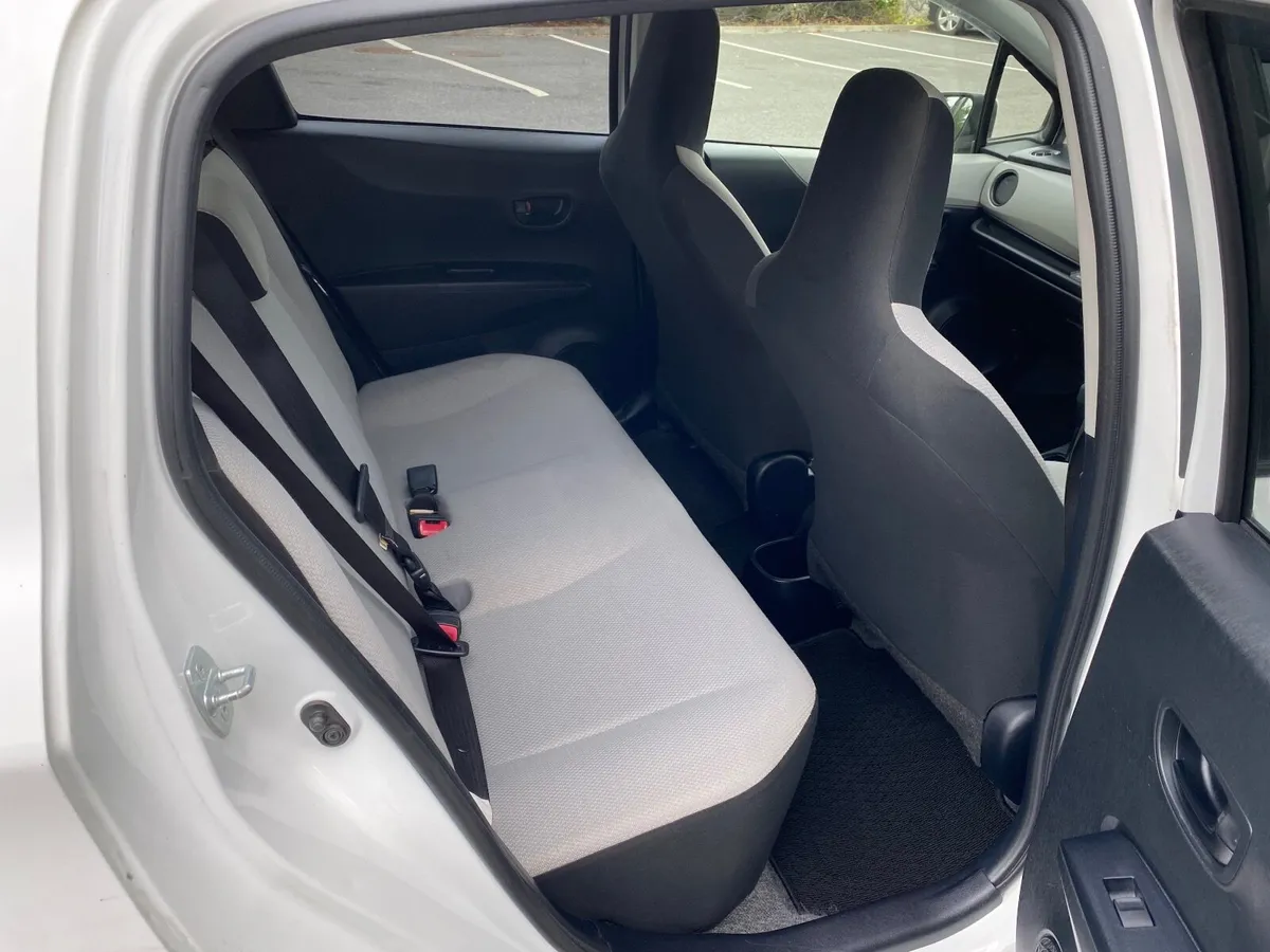 Toyota Yaris/Vitz 2012 - Image 2