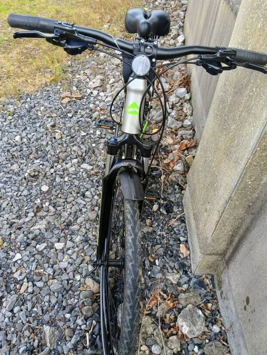 Merida 100 Hybrid bike. - Image 2