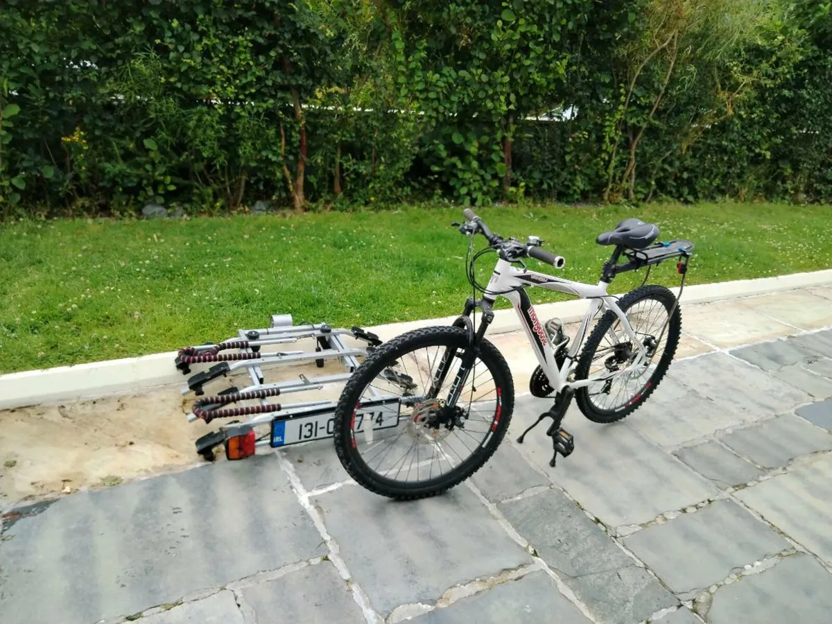 26" wheel adult bicycle and 4bike trailer - Image 1