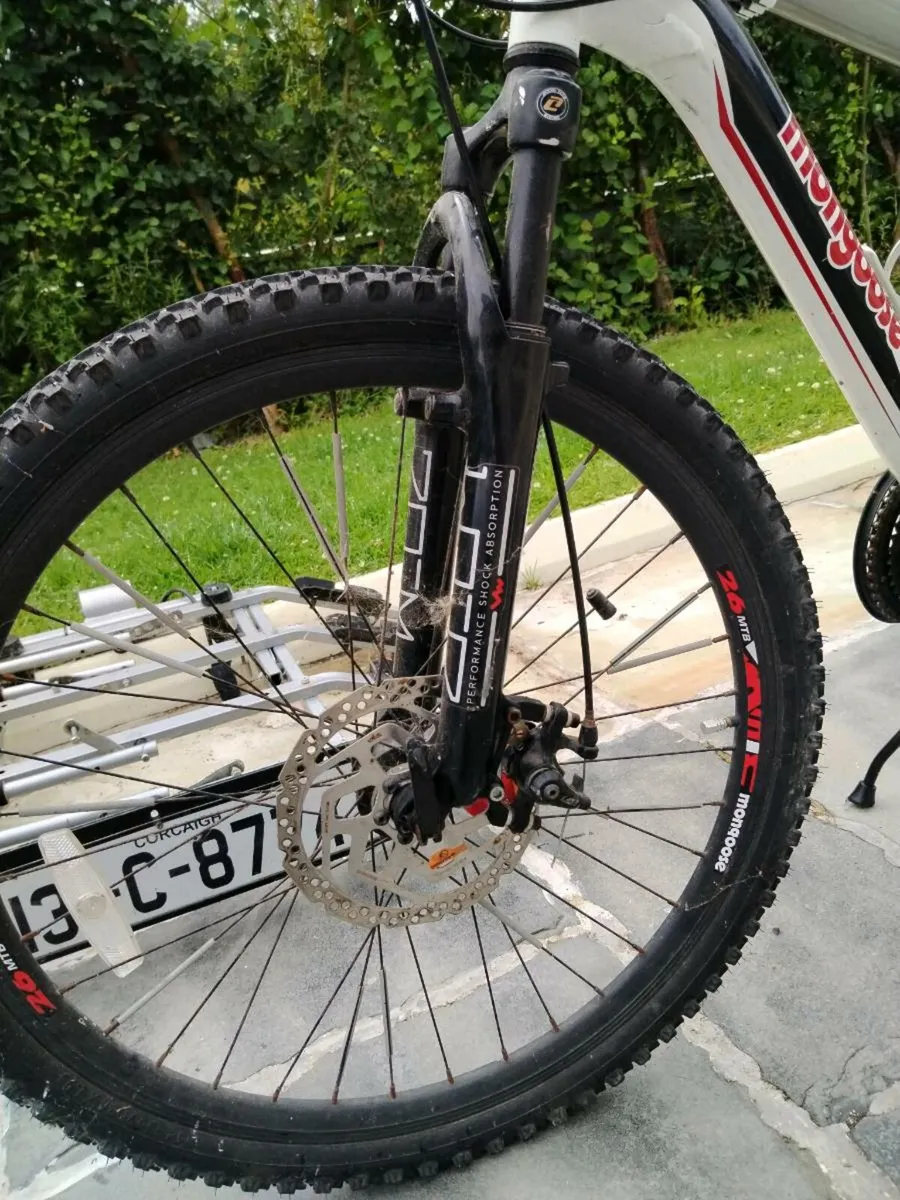 26" wheel adult bicycle and 4bike trailer - Image 2