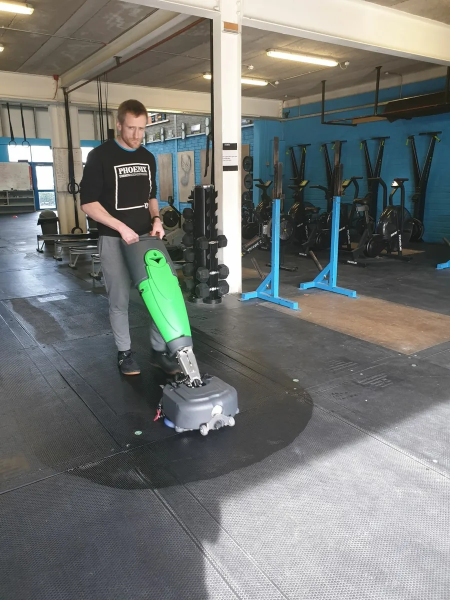 Green Clean M1 Scrubber Dryer Gym Floor - Image 3