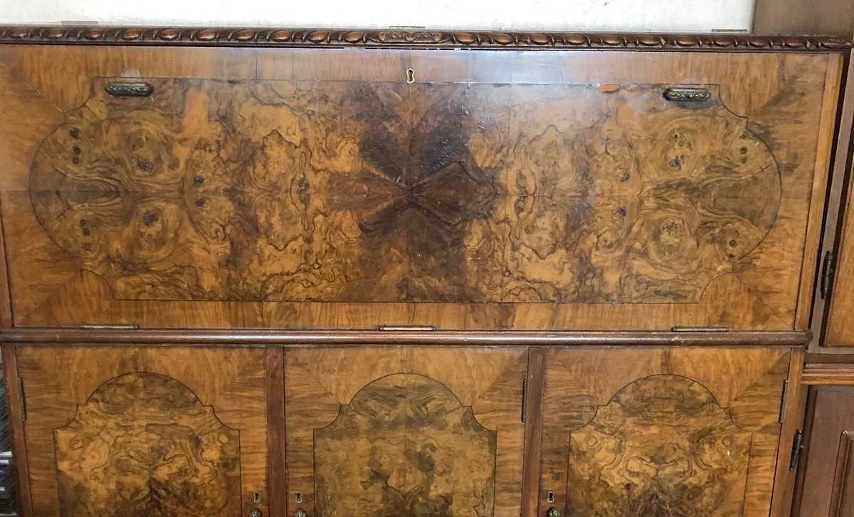 Antique cabinet - Image 1