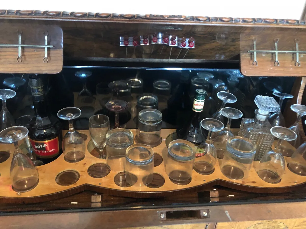 Antique cabinet - Image 4