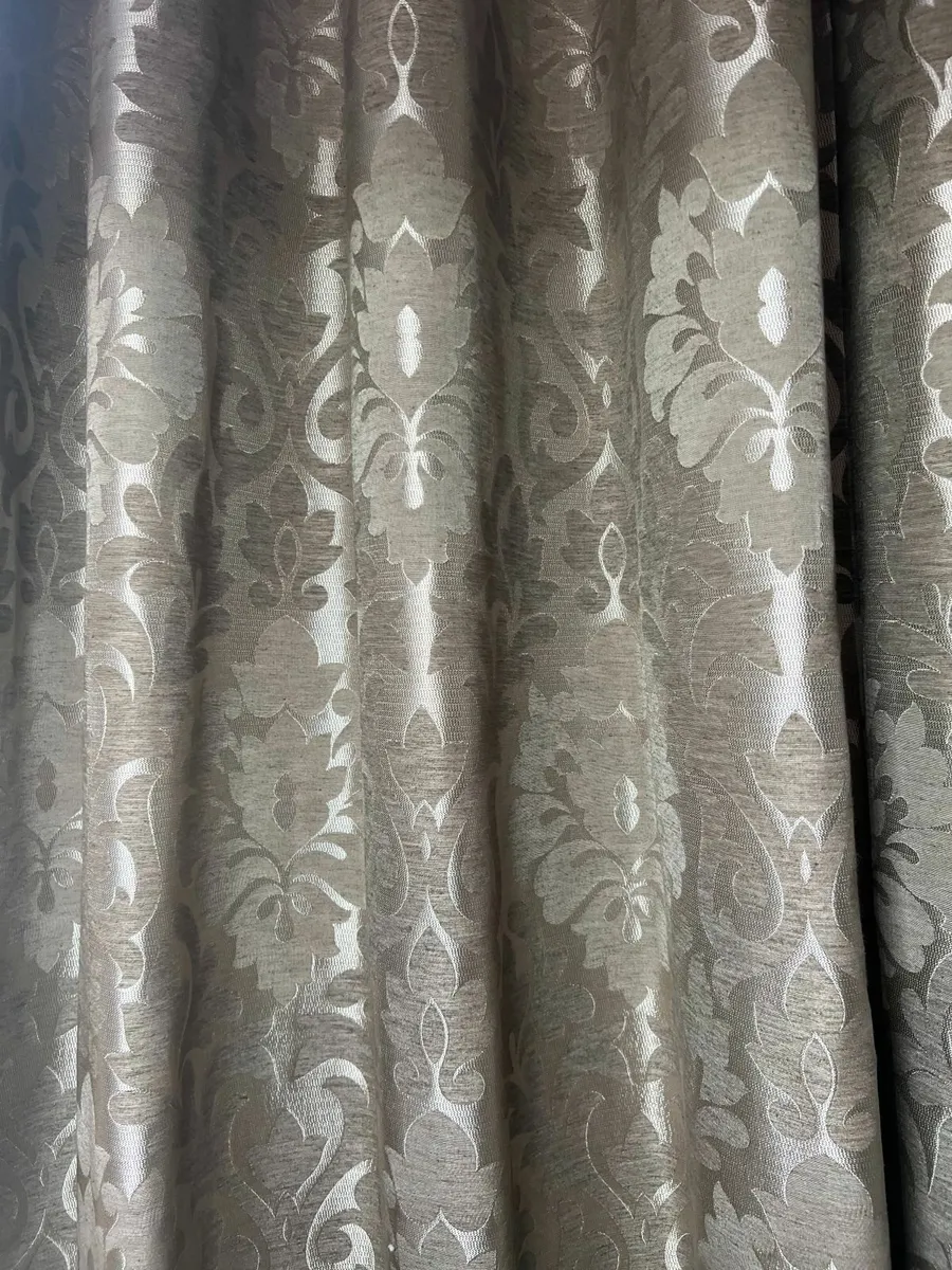 Curtains - Image 4