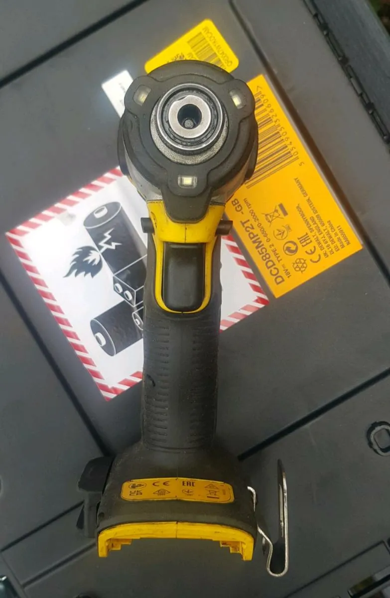 Dewalt dcf840 - Image 4