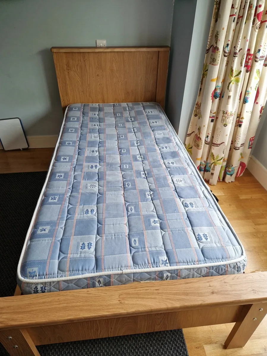 Single bed - Image 1