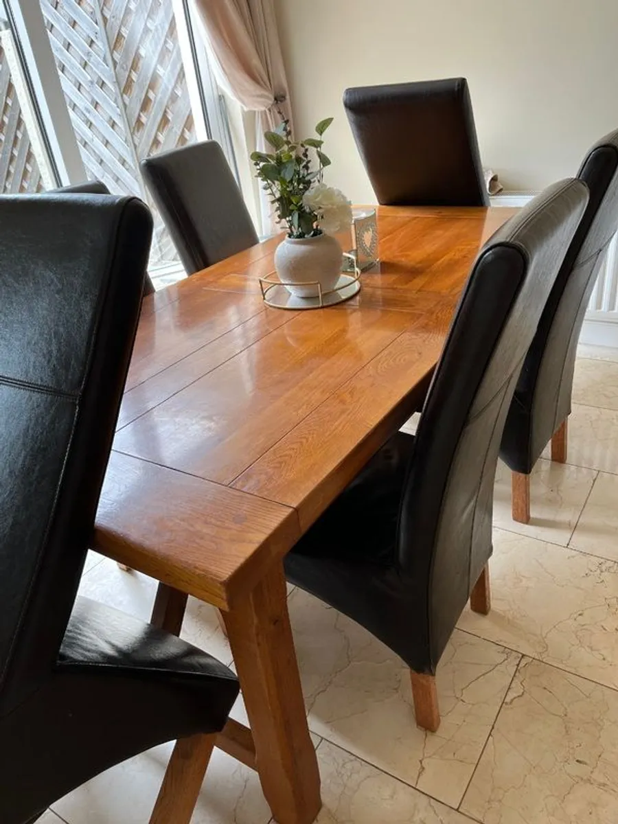 Dining table - Image 2