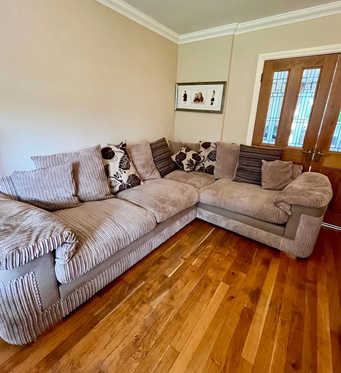 Suite sofa and round swivel armchair - Image 2
