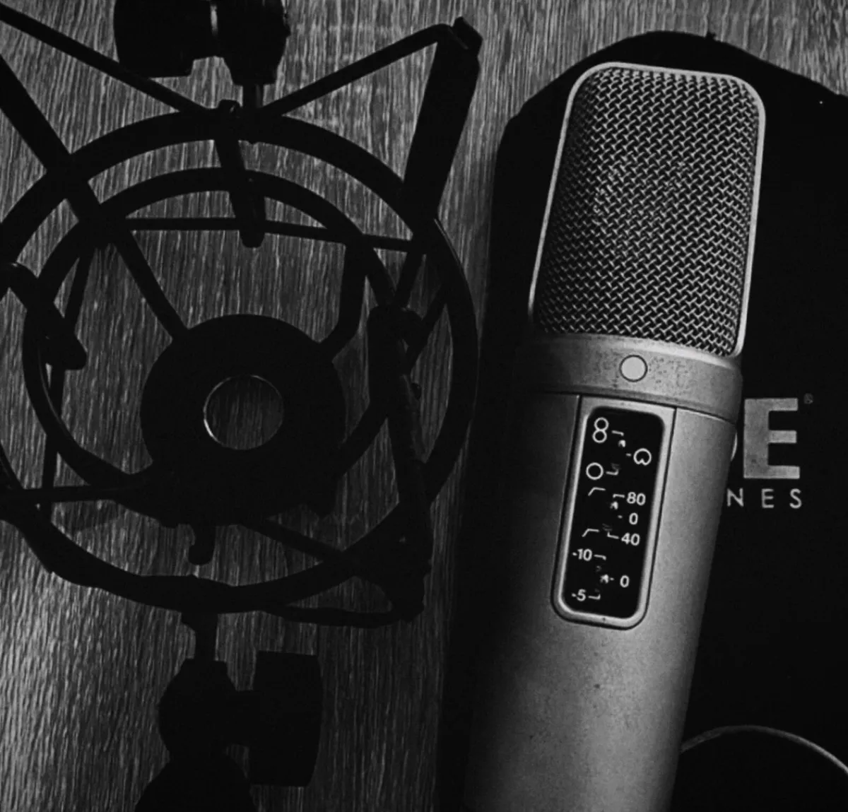 RODE NT2-A w/ Focusrite 2i2 AMP - Image 3