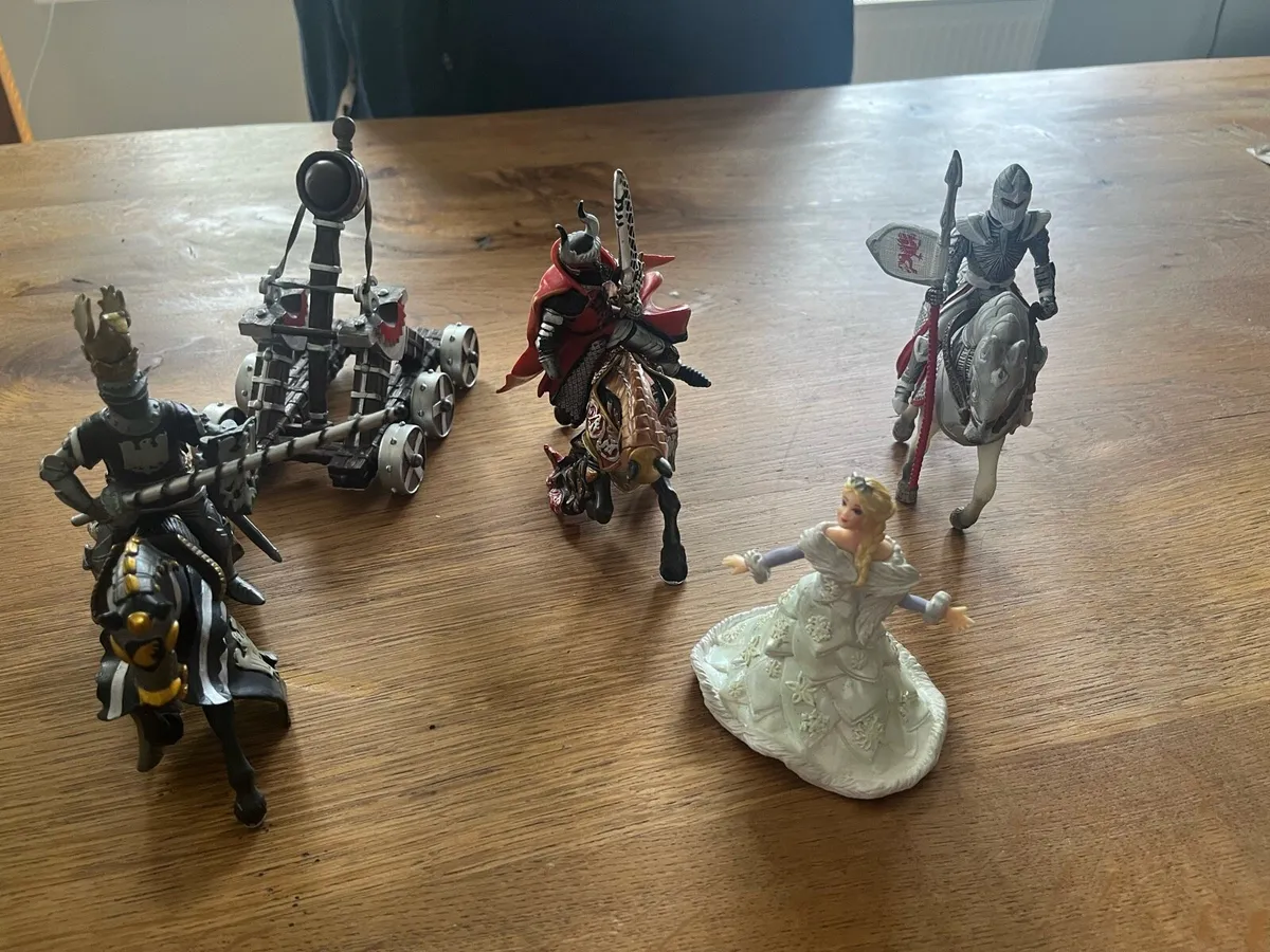 Toy Knights and Horses - Image 3