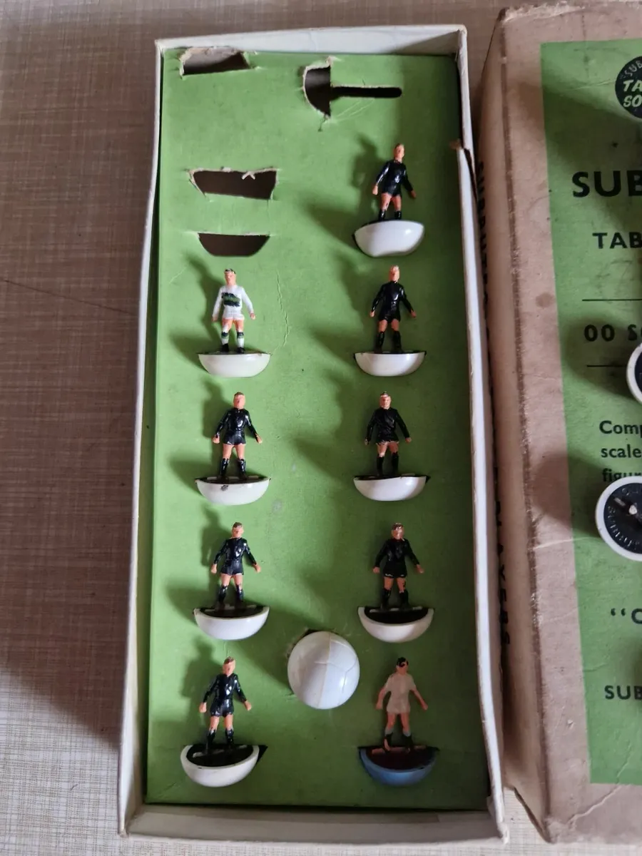 Vintage Subbuteo Football Team - Image 3